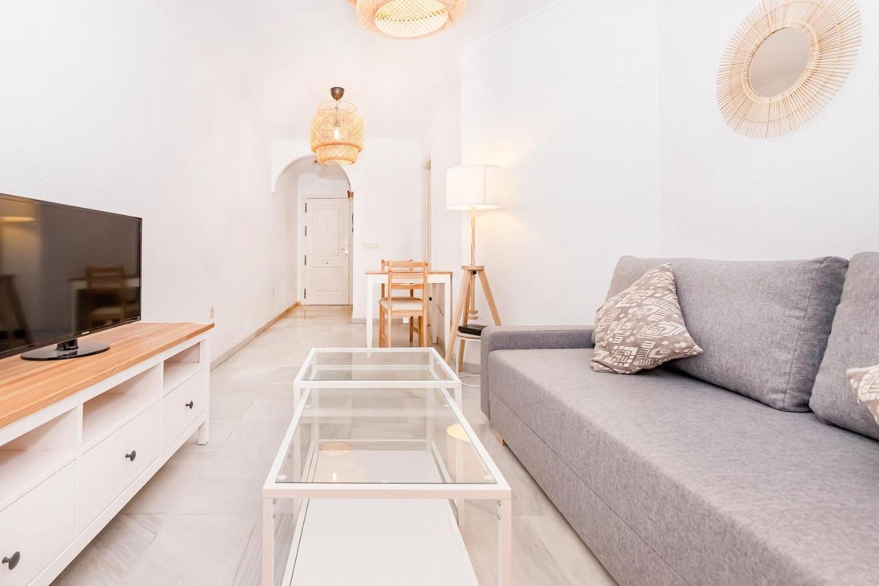 Bhost - La Maestranza Apartament
